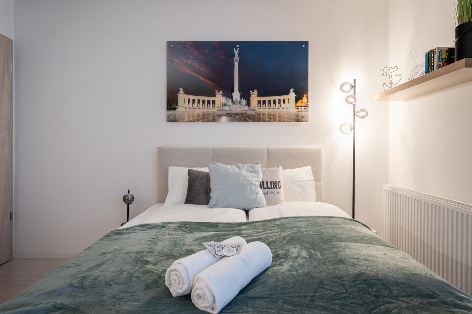 Heroes Square Apartment Budapest Esterno foto